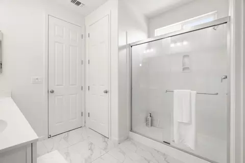 Bath - 1363 Rossano Way, Salinas, CA 93905 photo 2 of 2