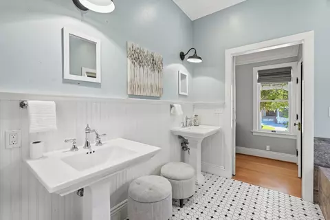 Bath - 140 S Peter Dr, Campbell, CA 95008 photo 1 of 6