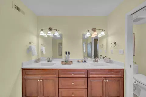 Bath - 728 Murphy Dr, San Mateo, CA 94402 photo 4 of 6