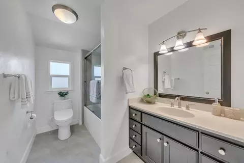 Bath - 728 Murphy Dr, San Mateo, CA 94402 photo 1 of 6