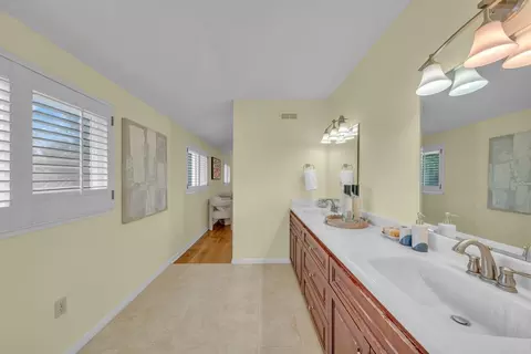 Bath - 728 Murphy Dr, San Mateo, CA 94402 photo 3 of 6