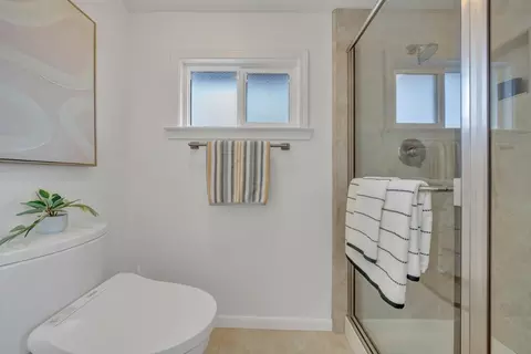Bath - 728 Murphy Dr, San Mateo, CA 94402 photo 5 of 6