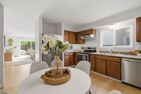 Kitchen - 931 Hamilton Ave, Milpitas, CA 95035 photo 4 of 4