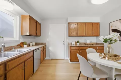Kitchen - 931 Hamilton Ave, Milpitas, CA 95035 photo 3 of 4