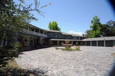 Exterior - 389 Moore Rd, Woodside, CA 94062 photo 4 of 10
