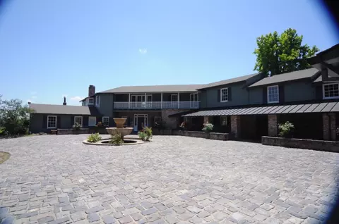 Exterior - 389 Moore Rd, Woodside, CA 94062 photo 6 of 10
