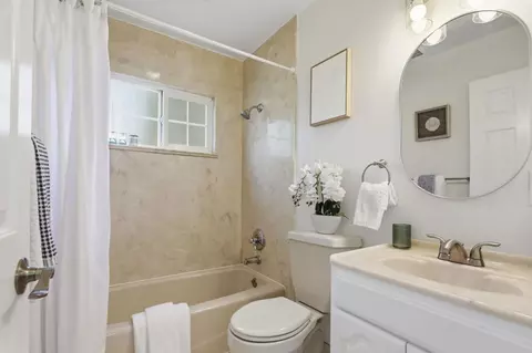 Bath - 1091 W Latimer Ave, Campbell, CA 95008 photo 1 of 2