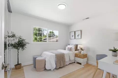 Bedroom - 1091 W Latimer Ave, Campbell, CA 95008 photo 3 of 9