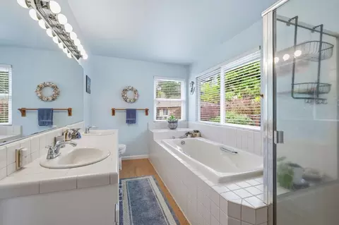 Bath - 585 Calle Del Sol, Aptos, CA 95003 photo 5 of 5