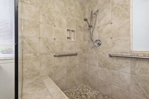 Bath - 585 Calle Del Sol, Aptos, CA 95003 photo 2 of 5