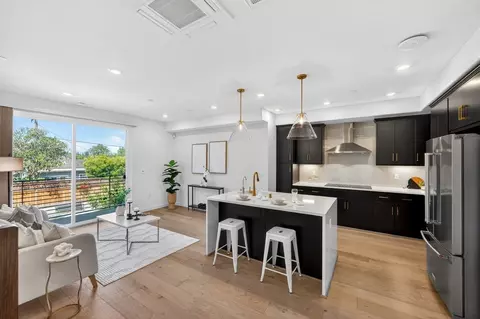 827 Redberry Way, San Jose, CA 95117