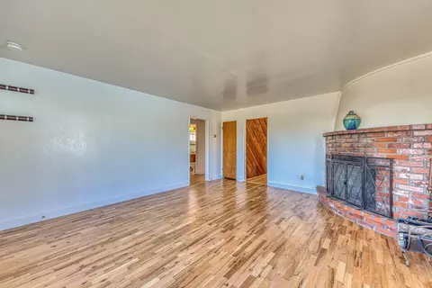Living - 1212 Palm Ave, Seaside, CA 93955 photo 4 of 4
