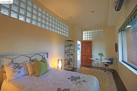 Bedroom - 2709 10th St C, Berkeley, CA 94710 photo 1 of 6