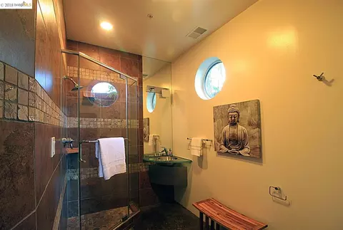 Bath - 2709 10th St C, Berkeley, CA 94710 photo 1 of 2