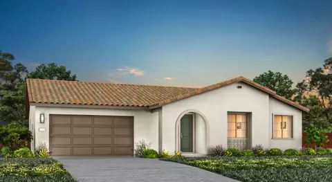 141 Toyon Dr, Hollister, CA 95023