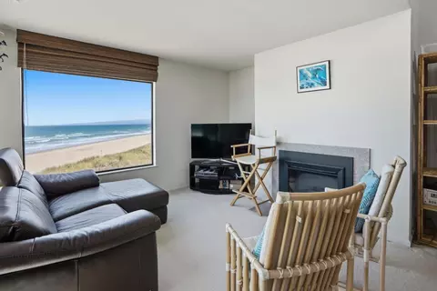 Living - 101 Shell Dr 269, Watsonville, CA 95076 photo 1 of 3