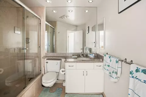Bath - 101 Shell Dr 269, Watsonville, CA 95076 photo 1 of 1