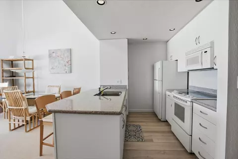 Kitchen - 101 Shell Dr 269, Watsonville, CA 95076 photo 1 of 4