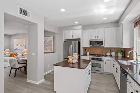 Kitchen - 993 Luz Del Sol Loop, Milpitas, CA 95035 photo 3 of 5