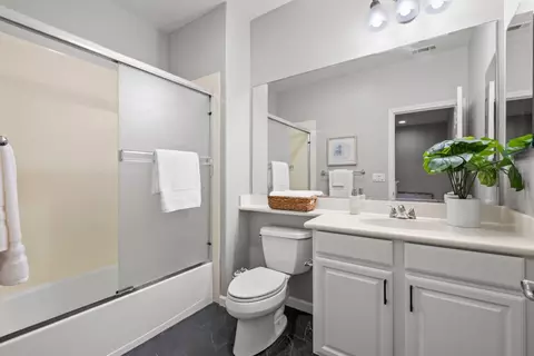 Bath - 993 Luz Del Sol Loop, Milpitas, CA 95035 photo 4 of 4