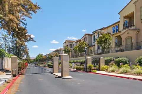 View/Area - 993 Luz Del Sol Loop, Milpitas, CA 95035 photo 2 of 8