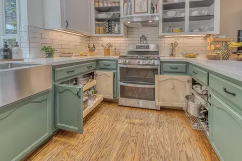Kitchen - 1992 Princeton Ct, Salinas, CA 93906 photo 5 of 7