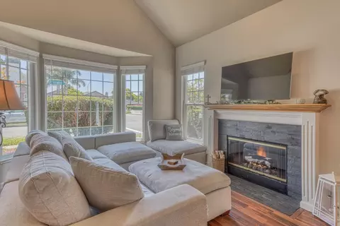 Living - 1992 Princeton Ct, Salinas, CA 93906 photo 1 of 3