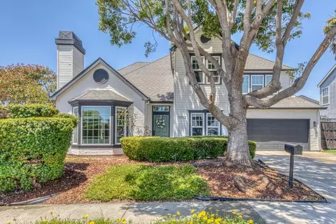 1992 Princeton Ct, Salinas, CA 93906
