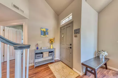 Entry Way - 1992 Princeton Ct, Salinas, CA 93906 photo 2 of 7