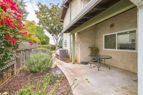 Exterior - 10308 Alpine Dr, Cupertino, CA 95014 photo 6 of 7