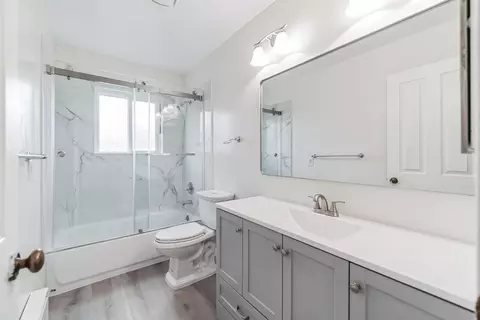 Bath - 10308 Alpine Dr, Cupertino, CA 95014 photo 2 of 3