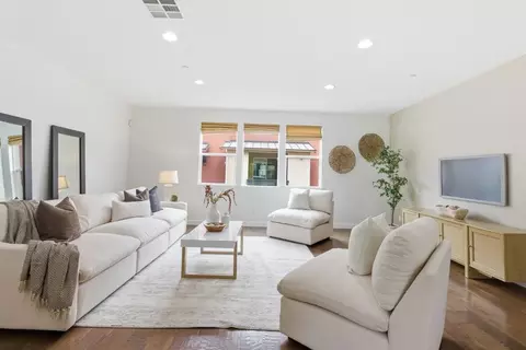 925 Indian Wells Ave, Sunnyvale, CA 94085