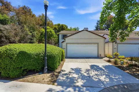 3 Arete Ct, Hercules, CA 94547
