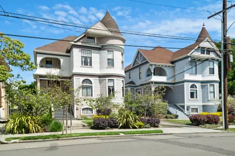 1833 Clinton Ave, Alameda, CA 94501