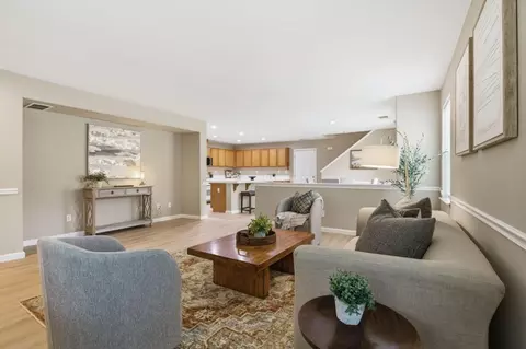 Living - 23 Willet Ct, Pittsburg, CA 94565 photo 3 of 5