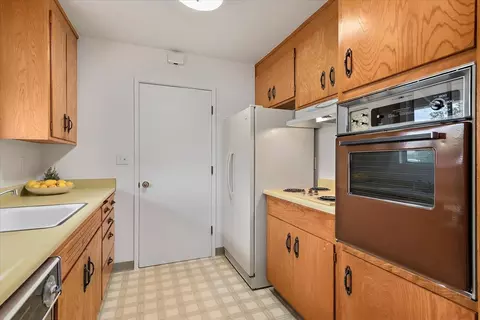 Kitchen - 2247 Dayle Ct, Fremont, CA 94539 photo 2 of 2