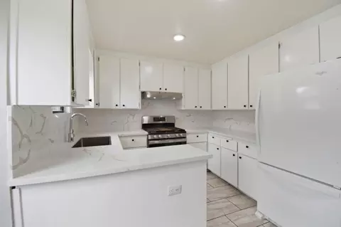 Kitchen - 8715 E St, Oakland, CA 94621 photo 1 of 4