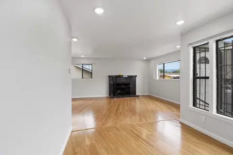 Living - 8715 E St, Oakland, CA 94621 photo 1 of 4