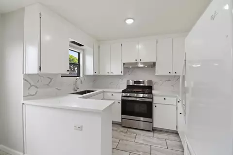 Kitchen - 8715 E St, Oakland, CA 94621 photo 2 of 4