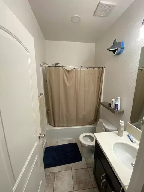 Bath - 1878 Plumas Dr, Lathrop, CA 95330 photo 7 of 7