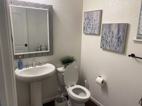 Bath - 1878 Plumas Dr, Lathrop, CA 95330 photo 1 of 7