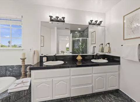 Bath - 19349 Phil Ln, Cupertino, CA 95014 photo 3 of 5