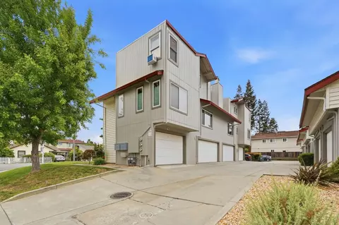702 Winstead Ct, Sunnyvale, CA 94087 photo 3