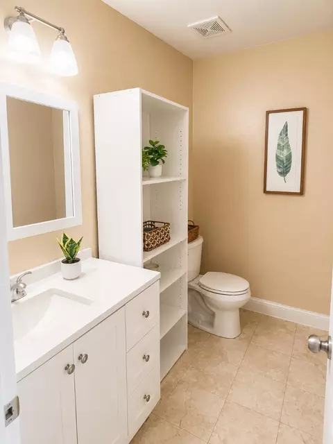 Bath - 7759 Murray Ave, Gilroy, CA 95020 photo 1 of 1