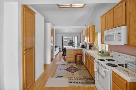 Entry Way - 29146 Santa Cruz Dr, Gustine, CA 95322 photo 2 of 4