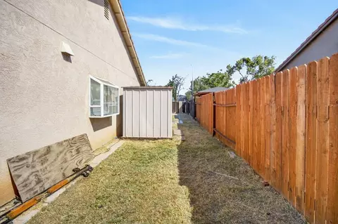 Exterior - 29146 Santa Cruz Dr, Gustine, CA 95322 photo 13 of 14