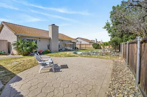 Exterior - 29146 Santa Cruz Dr, Gustine, CA 95322 photo 8 of 14