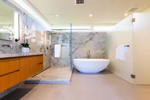Bath - 26314 Ocean View Ave, Carmel, CA 93923 photo 2 of 5