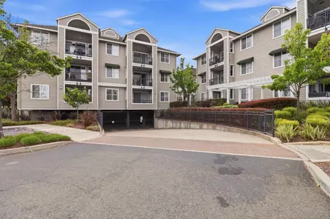 1982 W Bayshore Rd 237, East Palo Alto, CA 94303