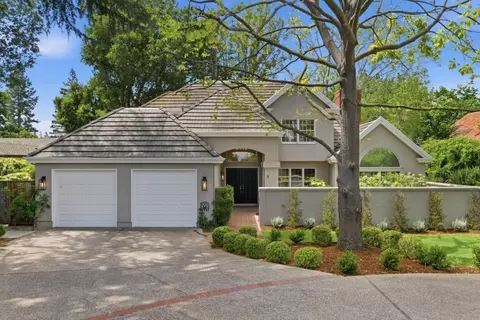 8 Almendra Ln, Los Altos, CA 94022